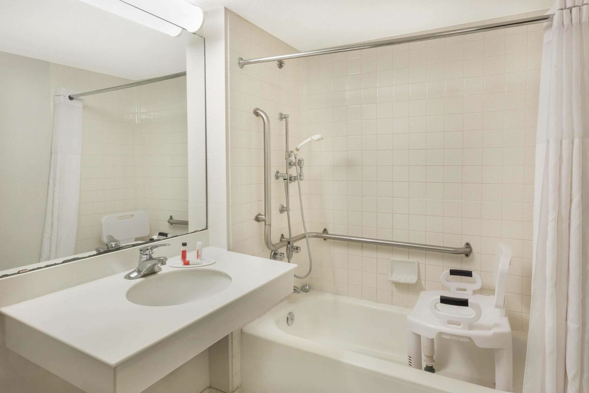 Motel 6 Huntsville Al University Dr. 외부 사진